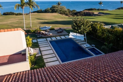 Luxury Villa Photo #3