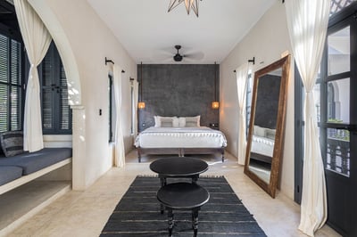 Luxury Villa Photo #40