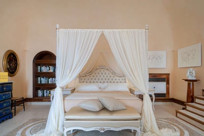 Luxury Villa Photo #45