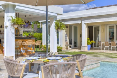 Hacienda B21 — A Cozy Family Escape