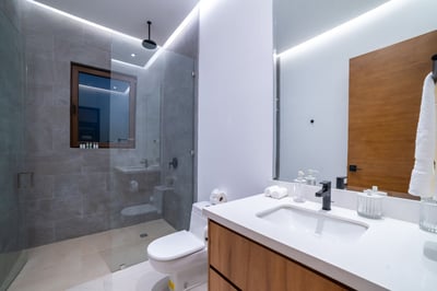Luxury Villa Photo #40