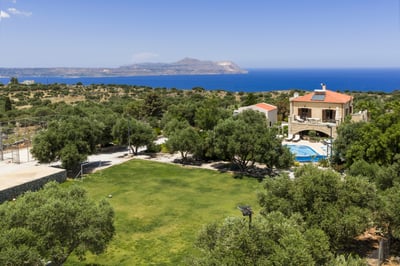 Luxury Villa Photo #3