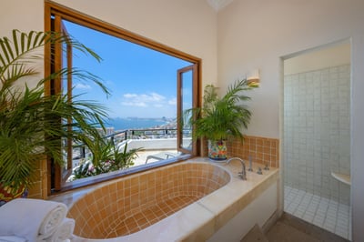 Luxury Villa Photo #31