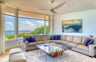 Luxury Villa Photo #6