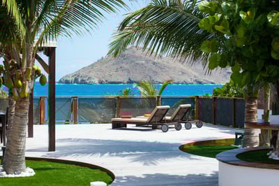 Lounge & Beach