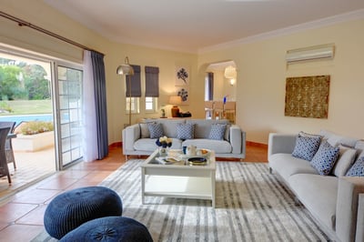 Luxury Villa Photo #12