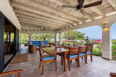 Luxury Villa Photo #4