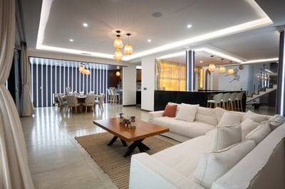 Luxury Villa Photo #13