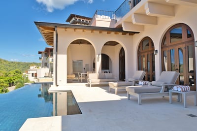 Luxury Villa Photo #3