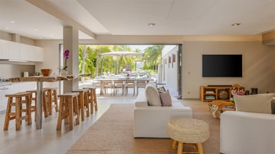 Luxury Villa Photo #33
