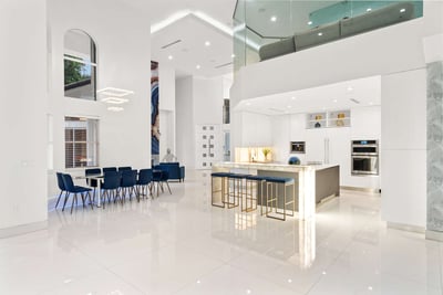 Luxury Villa Photo #22