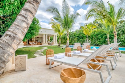 Luxury Villa Photo #6
