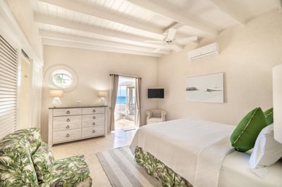 Luxury Villa Photo #13