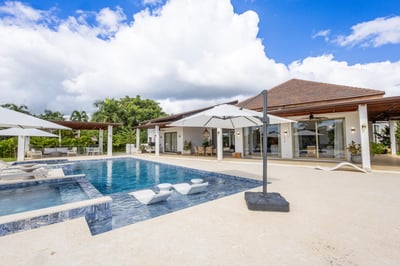 Luxury Villa Photo #3
