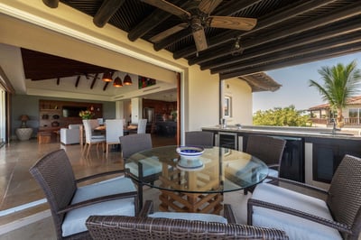 Luxury Villa Photo #9