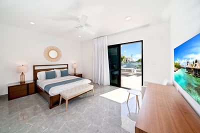 Luxury Villa Photo #25