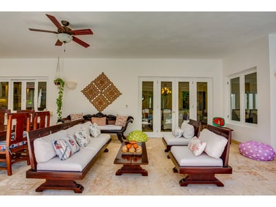 Luxury Villa Photo #17