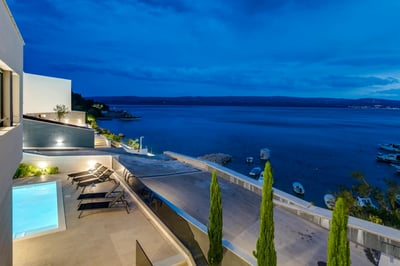 Luxury Villa Photo #3