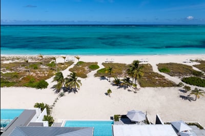 Luxury Villa Photo #23