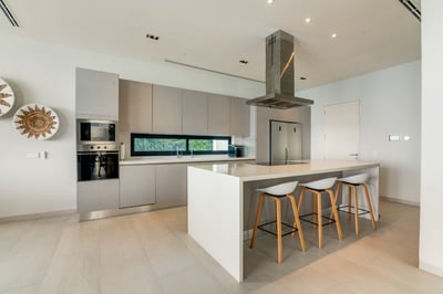 Luxury Villa Photo #12