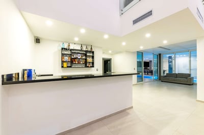 Luxury Villa Photo #41