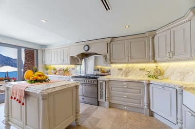 Luxury Villa Photo #24