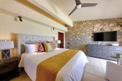 Luxury Villa Photo #18