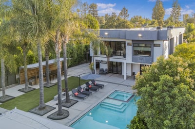 Luxury Villa Photo #25
