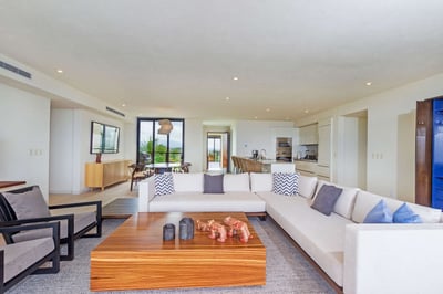 Luxury Villa Photo #7