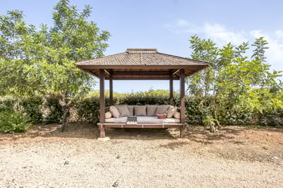 Luxury Villa Photo #6