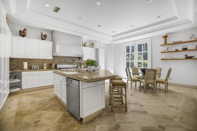 Luxury Villa Photo #26