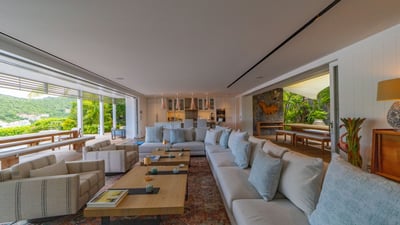 Living Area: Air conditioning, ceiling fan. HD-TV, Dish network, Apple TV, audio system.