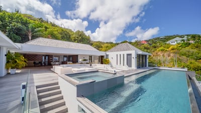Luxury Villa Photo #3