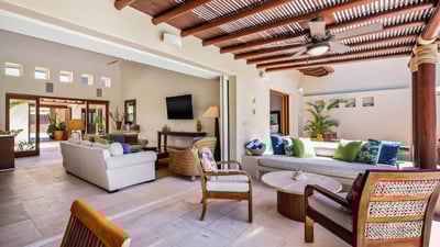 Luxury Villa Photo #7