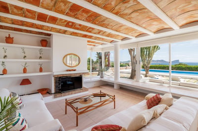 Luxury Villa Photo #15