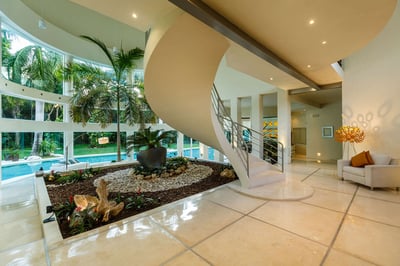 Luxury Villa Photo #8