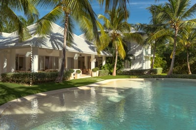 Luxury Villa Photo #6