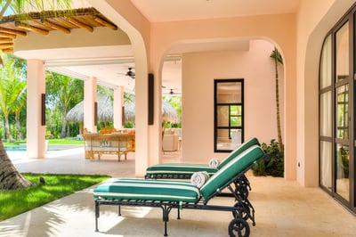 Luxury Villa Photo #6