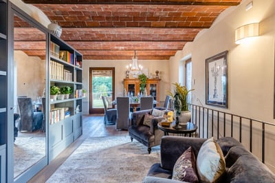 Luxury Villa Photo #14