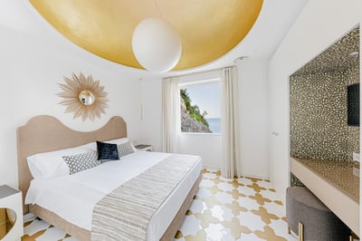 Luxury Villa Photo #22