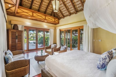 Luxury Villa Photo #32