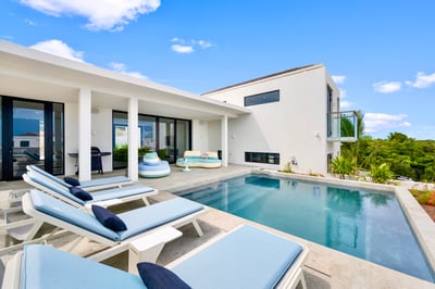 Luxury Villa Photo #9