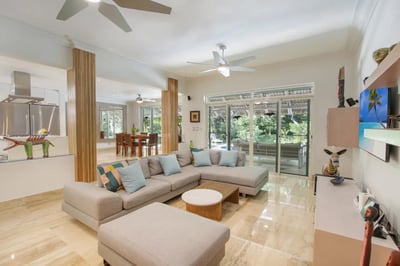 Luxury Villa Photo #17