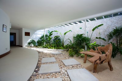 Luxury Villa Photo #22