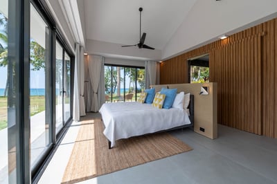 Luxury Villa Photo #34