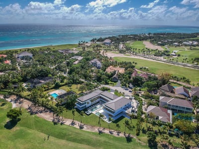Luxury Villa Photo #2