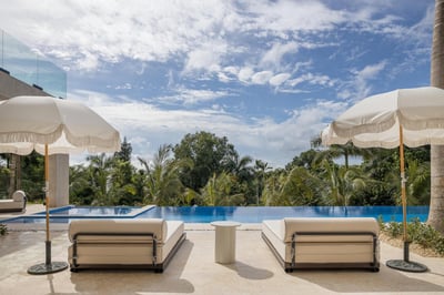 Luxury Villa Photo #4