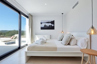 Luxury Villa Photo #30