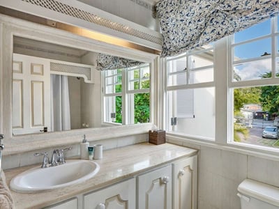 Luxury Villa Photo #13