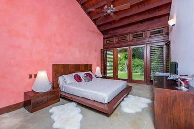 Luxury Villa Photo #34